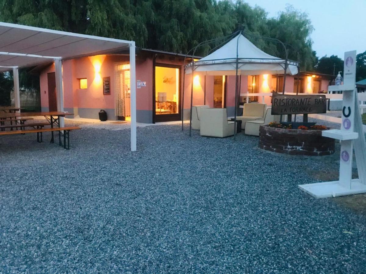 Agriturismo La Fornace Centro Ippico Como Exterior foto