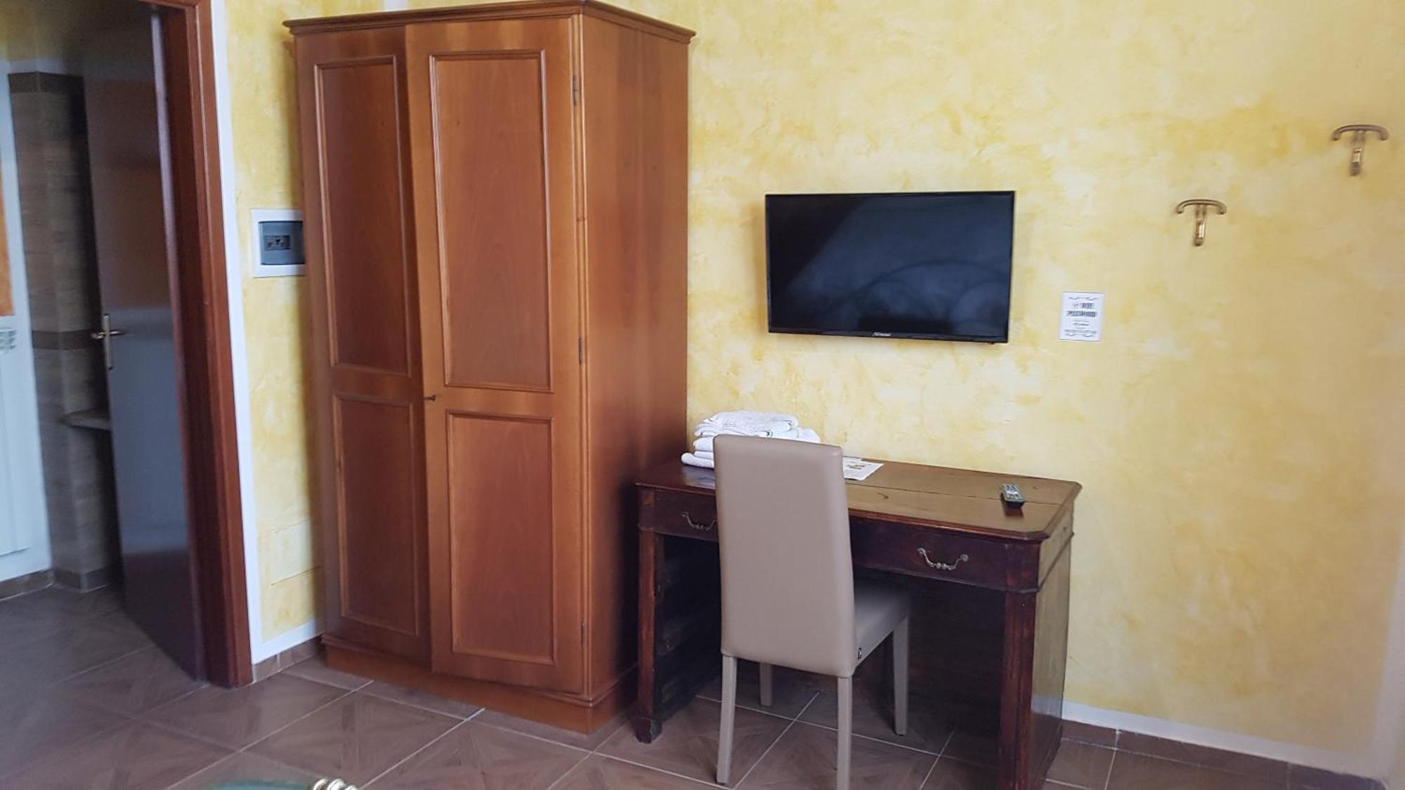Agriturismo La Fornace Centro Ippico Como Exterior foto