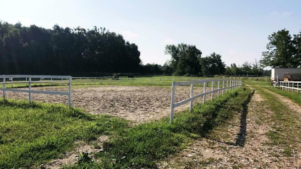Agriturismo La Fornace Centro Ippico Como Exterior foto